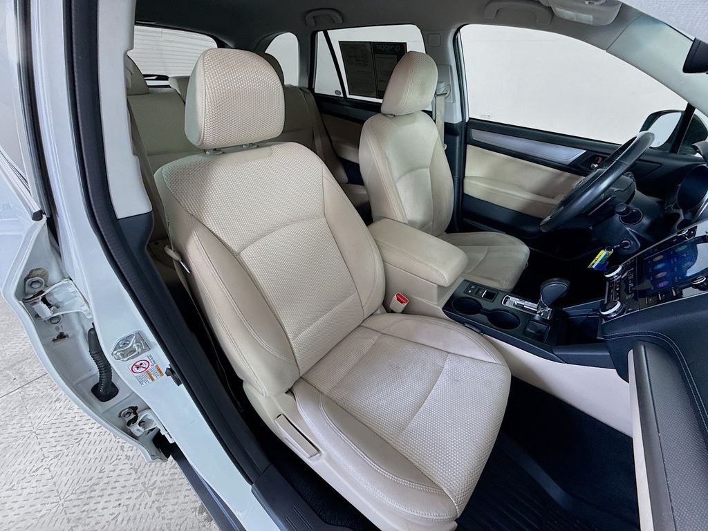 2019 Subaru Outback Premium photo 27