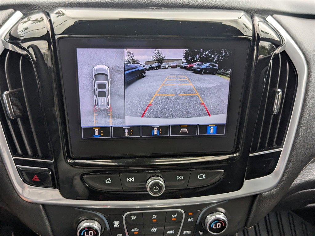 2022 Chevrolet Traverse Leather photo 15