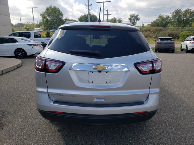 2017 Chevrolet Traverse LS photo 5