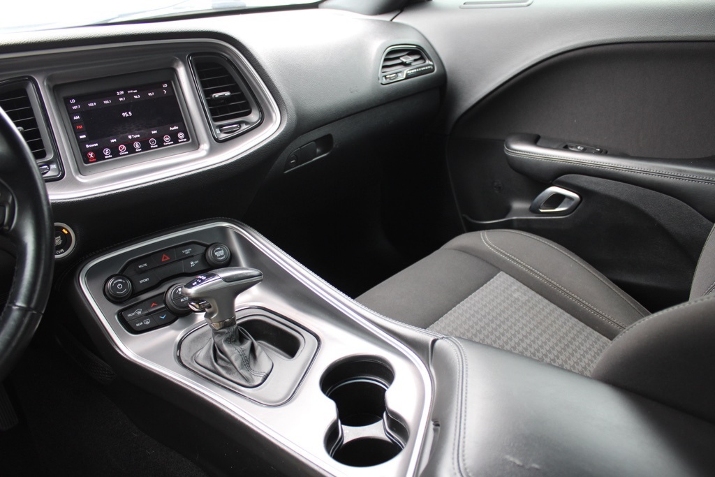 2019 Dodge Challenger SXT photo 22