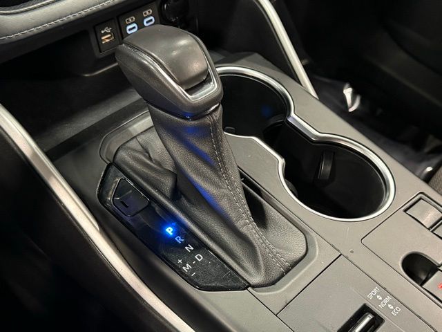2023 Toyota Highlander LE photo 21