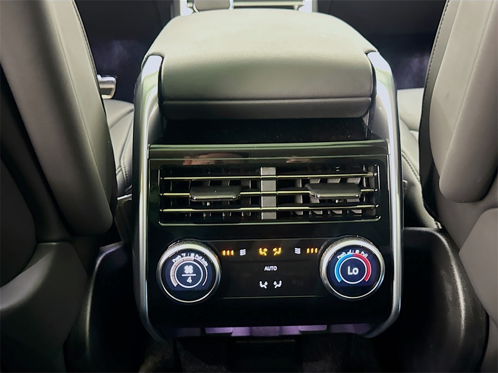 2025 Land Rover Range Rover SE photo 20