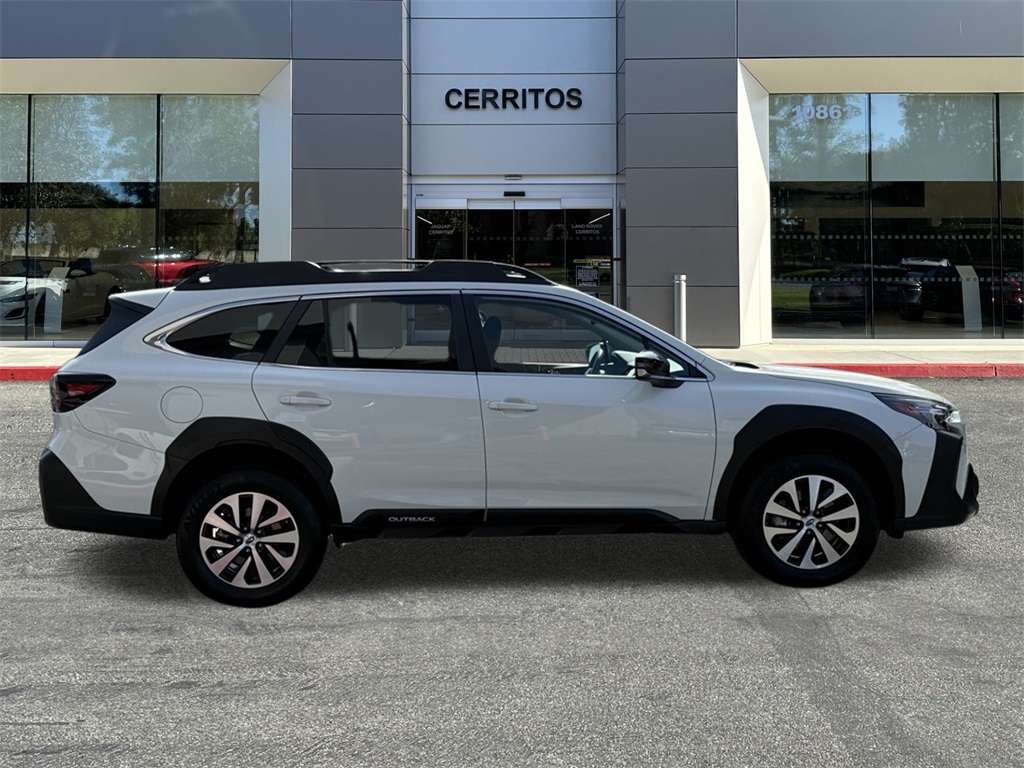 2025 Subaru Outback Premium photo 3