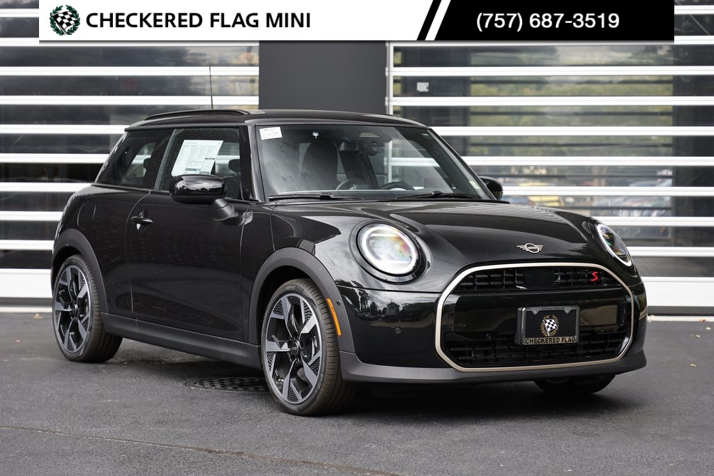 2025 MINI Hardtop 2 Door S's photo