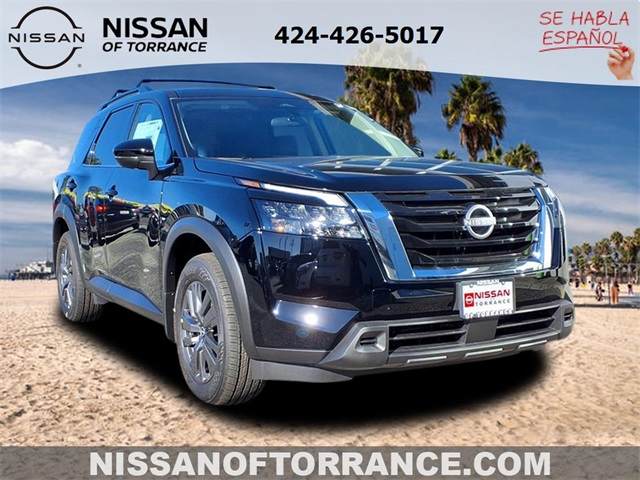 2025 Nissan Pathfinder SV's photo