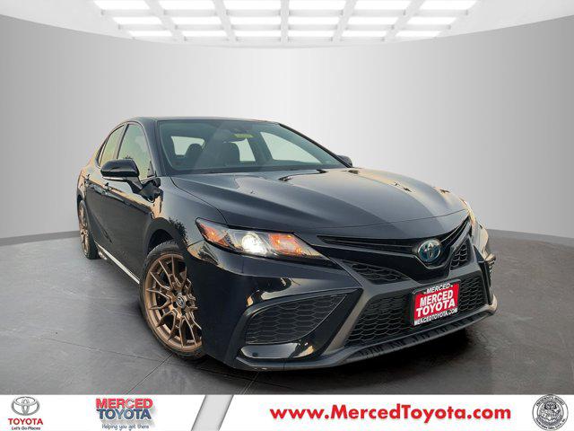 2023 Toyota Camry SE's photo