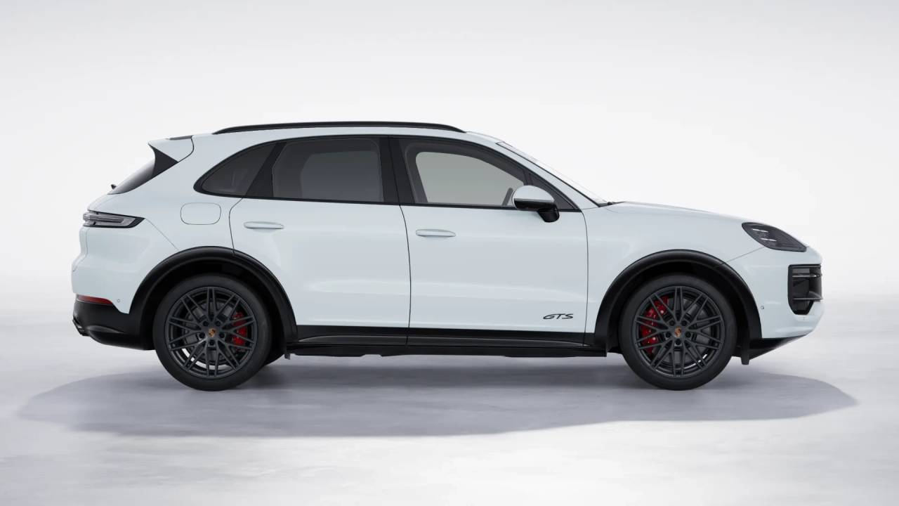 2026 Porsche Cayenne GTS photo 7