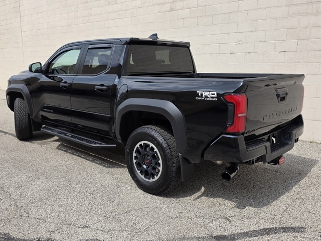2024 Toyota Tacoma TRD Off-Road photo 3