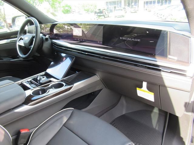 2026 Cadillac Escalade Luxury photo 8