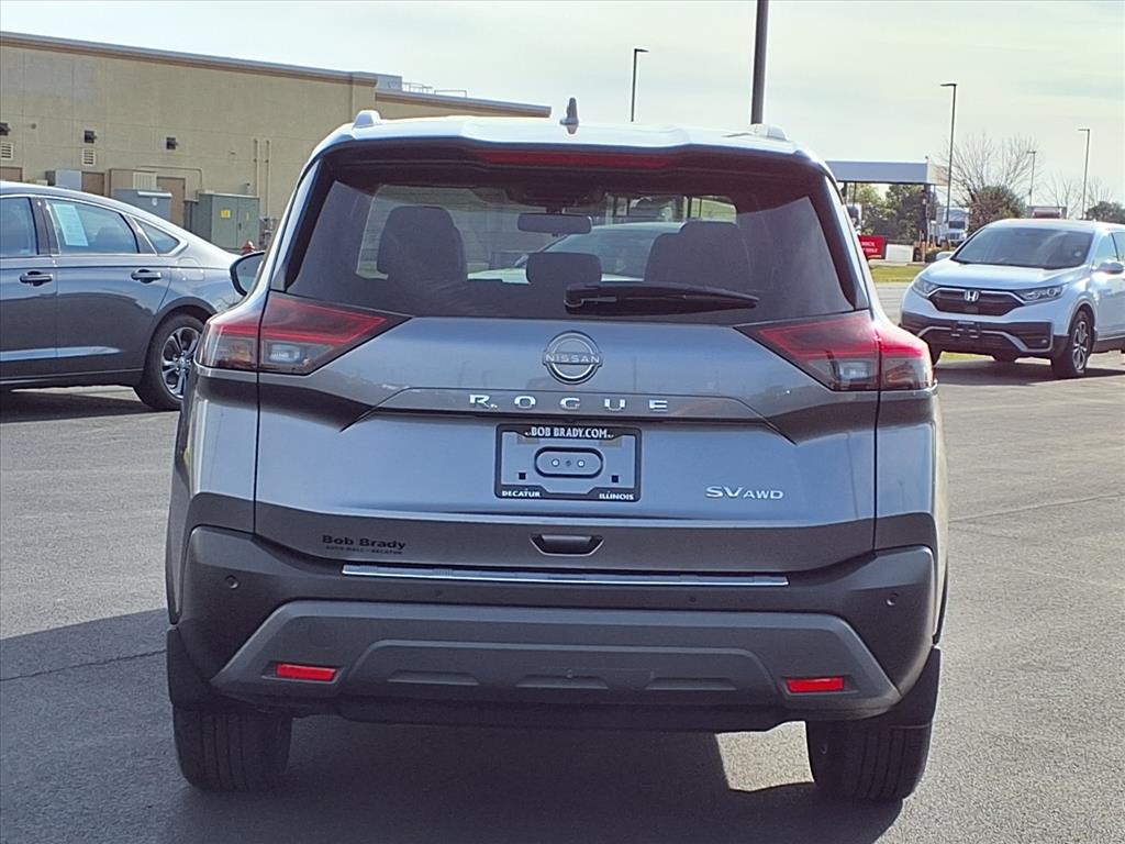 2022 Nissan Rogue SV photo 9