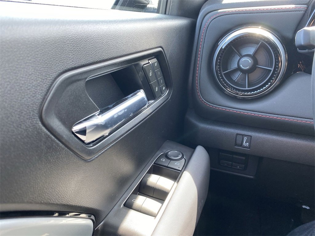 2025 Chevrolet Colorado Z71 photo 13