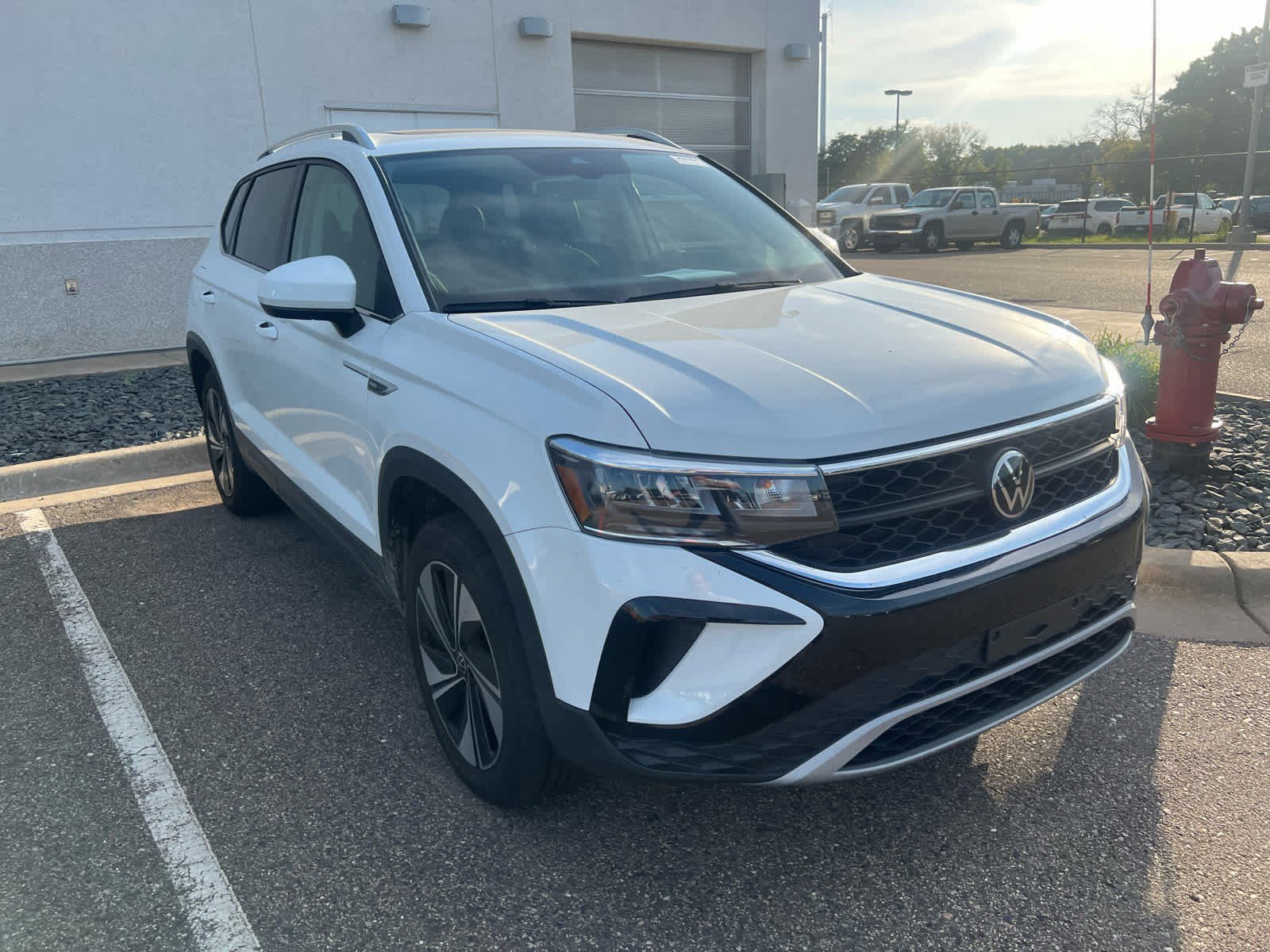 2024 Volkswagen Taos SE photo 2