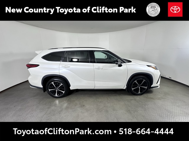 2021 Toyota Highlander XSE photo 2