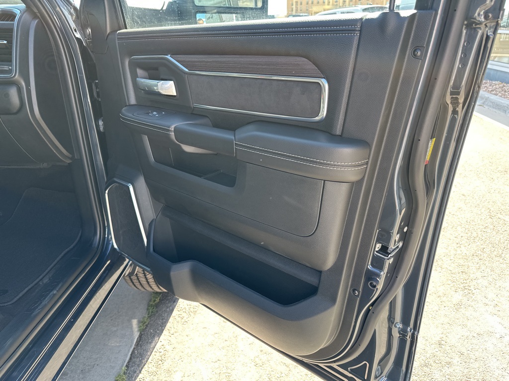 2025 Ram 2500 Laramie photo 37