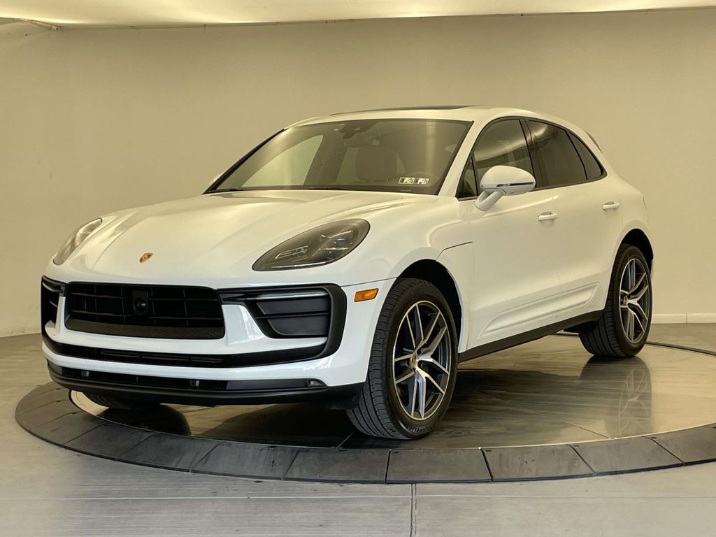 2025 Porsche Macan Base