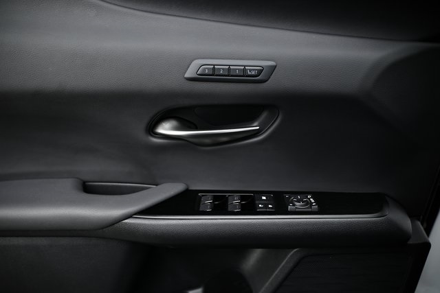 2024 Lexus UX 250h F SPORT Handling photo 15