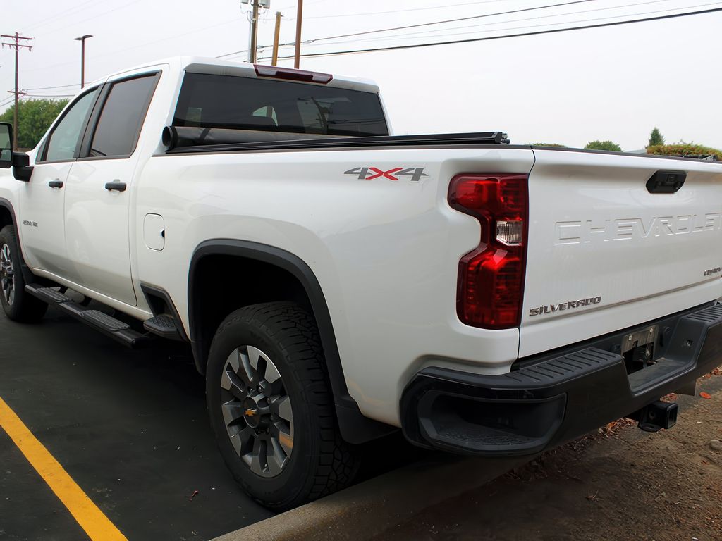 2022 Chevrolet Silverado 2500HD Custom photo 4