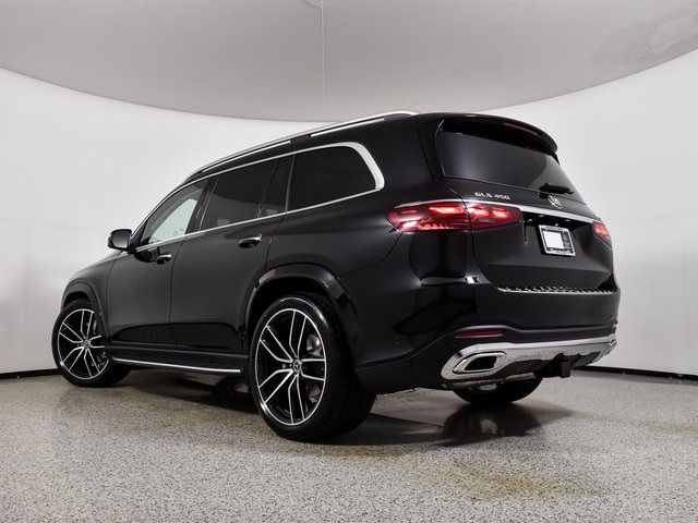2026 Mercedes Benz GLS 450 4MATIC photo 3