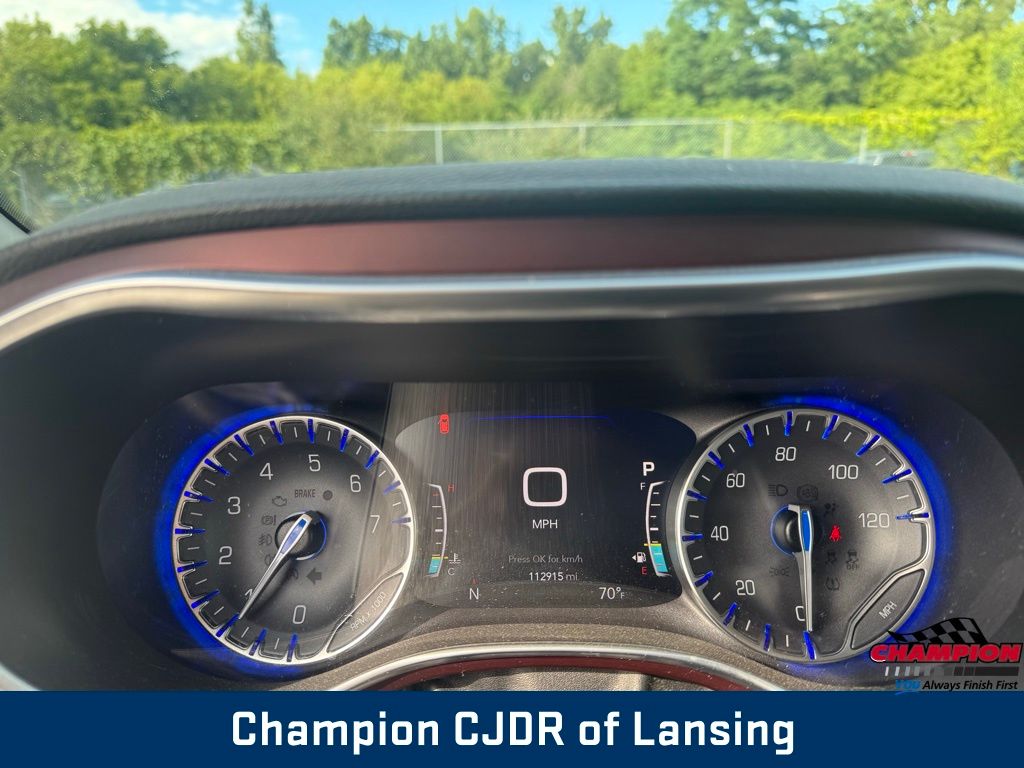 2019 Chrysler Pacifica Limited photo 2