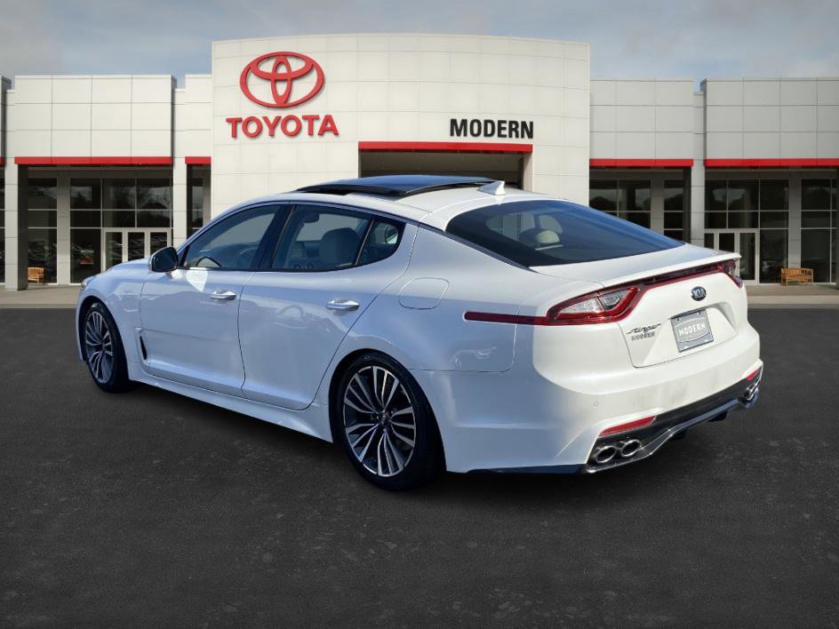 2018 Kia Stinger Premium photo 3