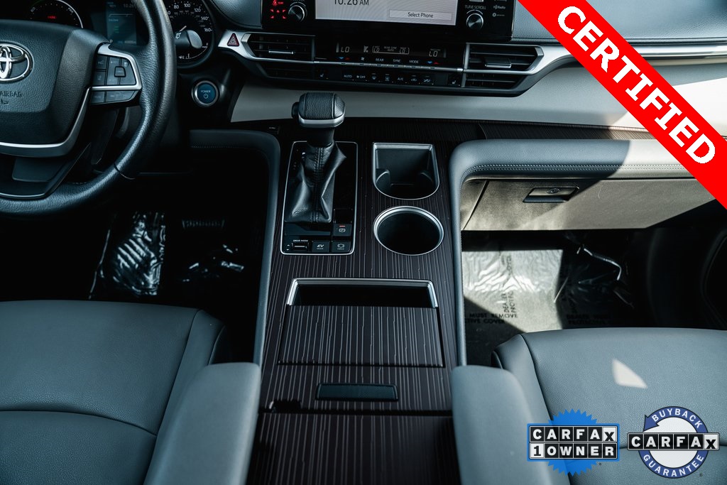 2021 Toyota Sienna XLE photo 24