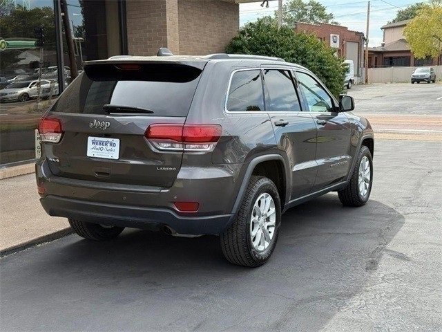 2021 Jeep Grand Cherokee Laredo photo 2