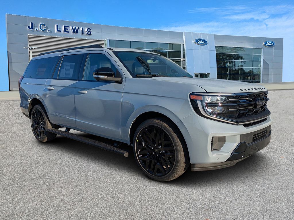 2026 Ford Expedition Platinum's photo