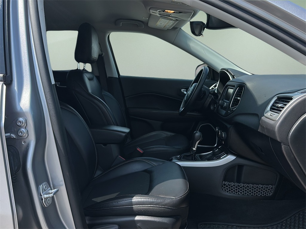 2018 Jeep Compass Latitude photo 14