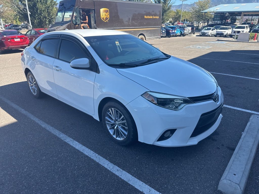 2015 Toyota Corolla LE photo 13