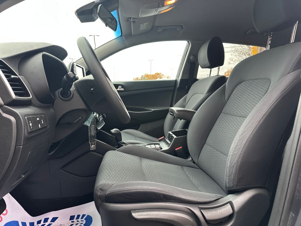 2019 Hyundai Tucson SE photo 3
