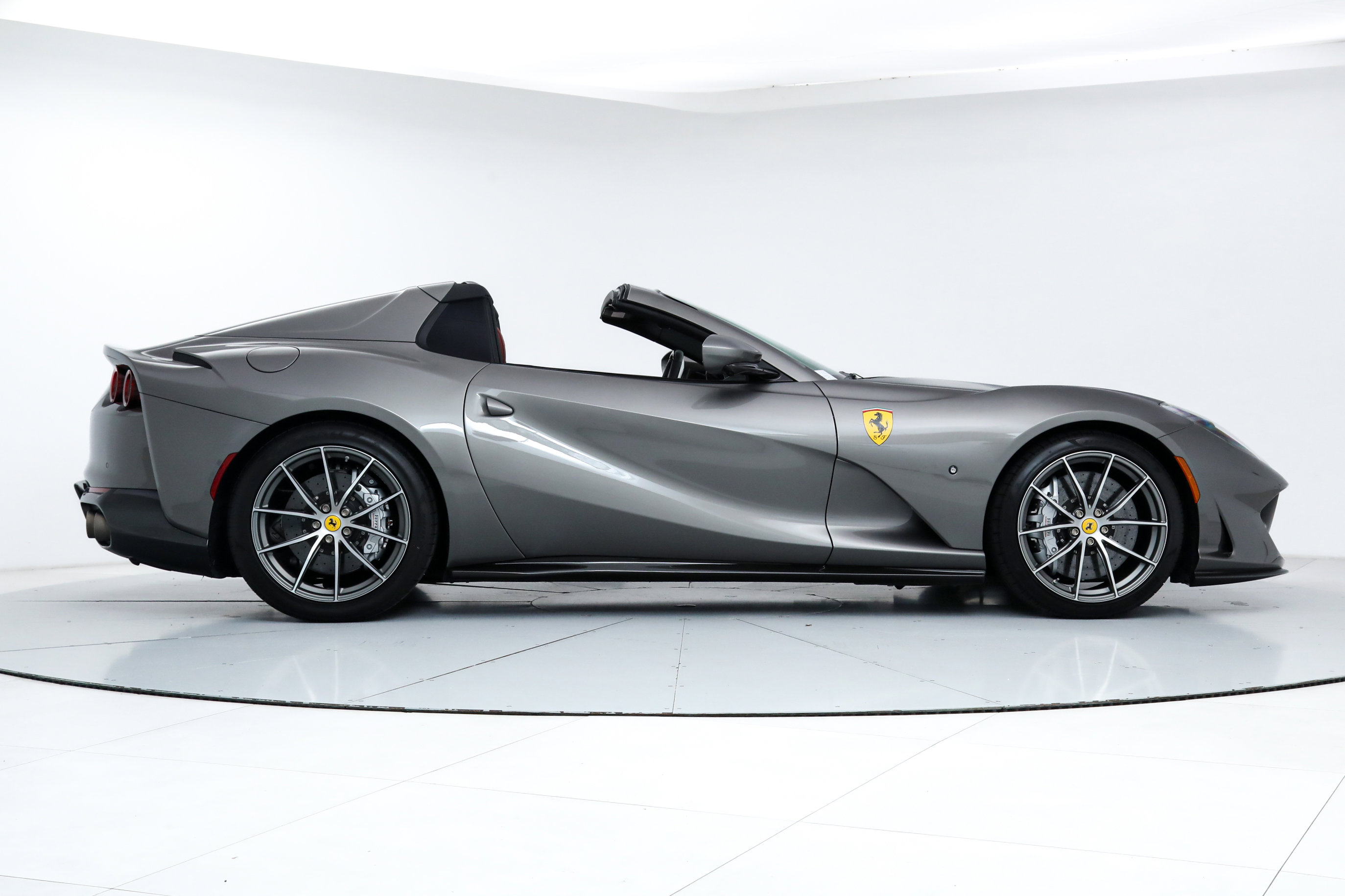2022 Ferrari 812 GTS photo 10