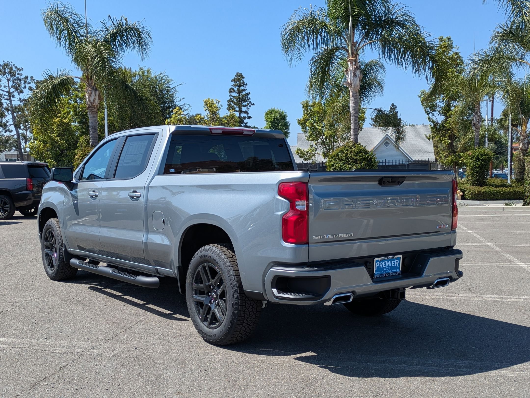 2025 Chevrolet Silverado 1500 RST photo 2