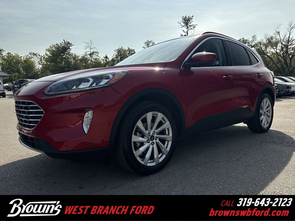 2022 Ford Escape Titanium's photo