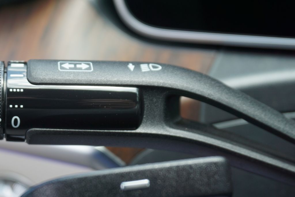 2025 Mercedes Benz C 300 photo 26