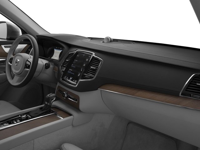 2016 Volvo XC90 T6 Momentum photo 15