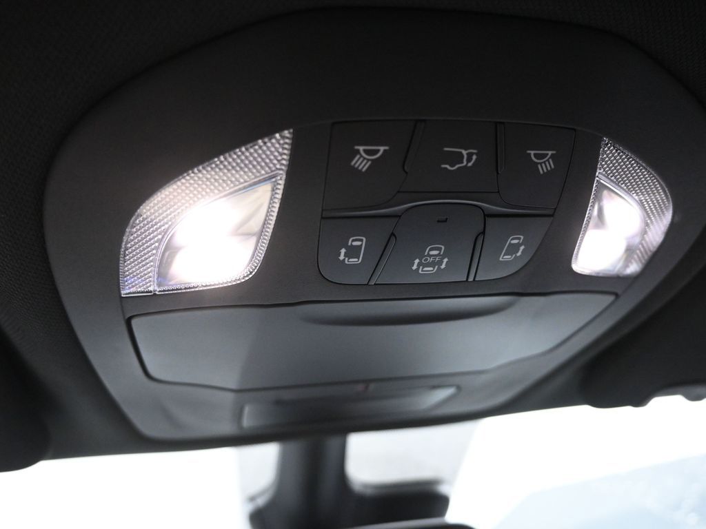 2026 Chrysler Pacifica photo 22