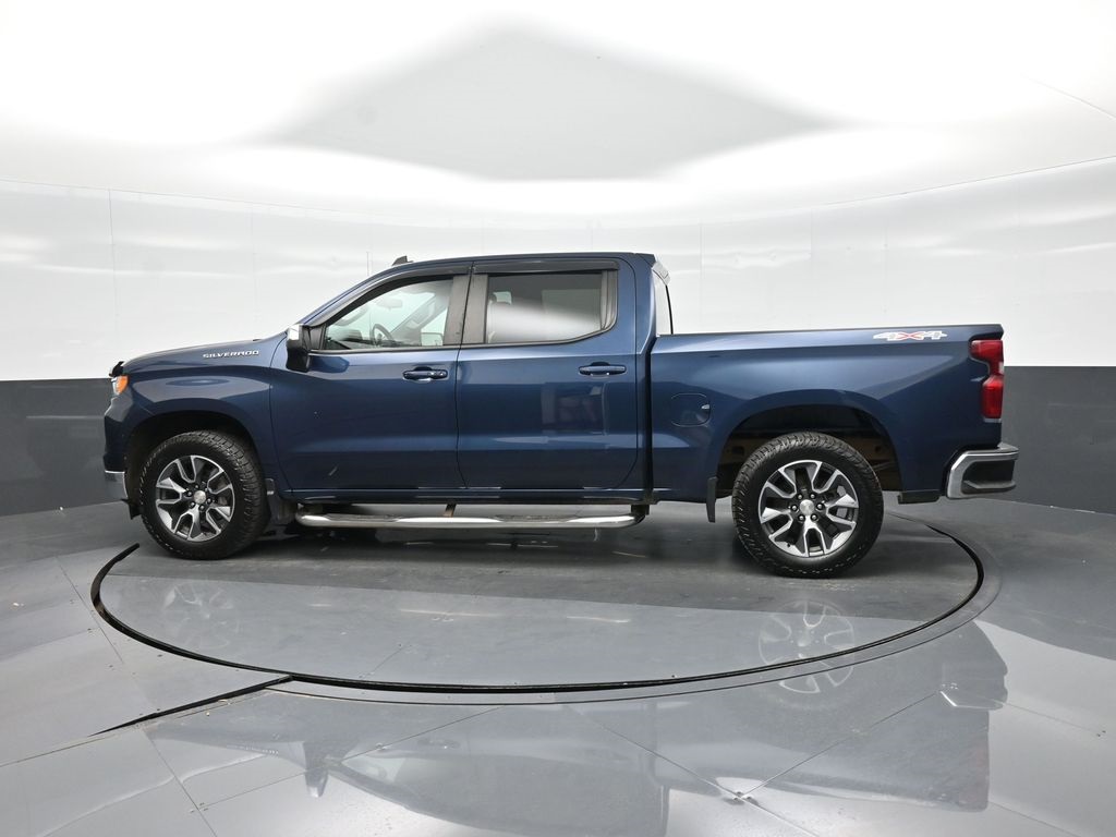 2022 Chevrolet Silverado 1500 LT photo 4