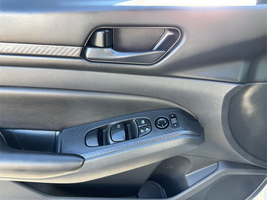 2024 Nissan Altima 2.5 S photo 10
