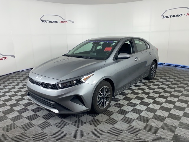 2024 Kia Forte LXS photo 3