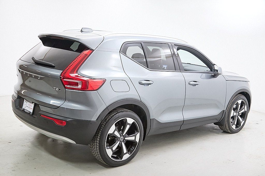 2019 VOLVO XC40 - Image 8