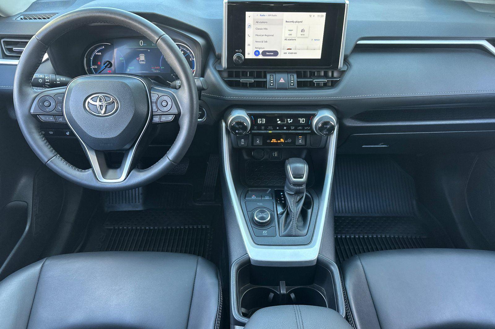 2024 Toyota RAV4 Hybrid XLE Premium photo 3
