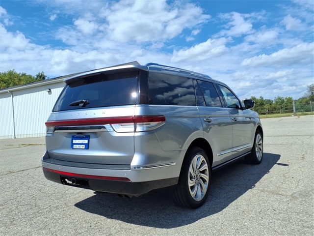 2024 Lincoln Navigator Premiere photo 7