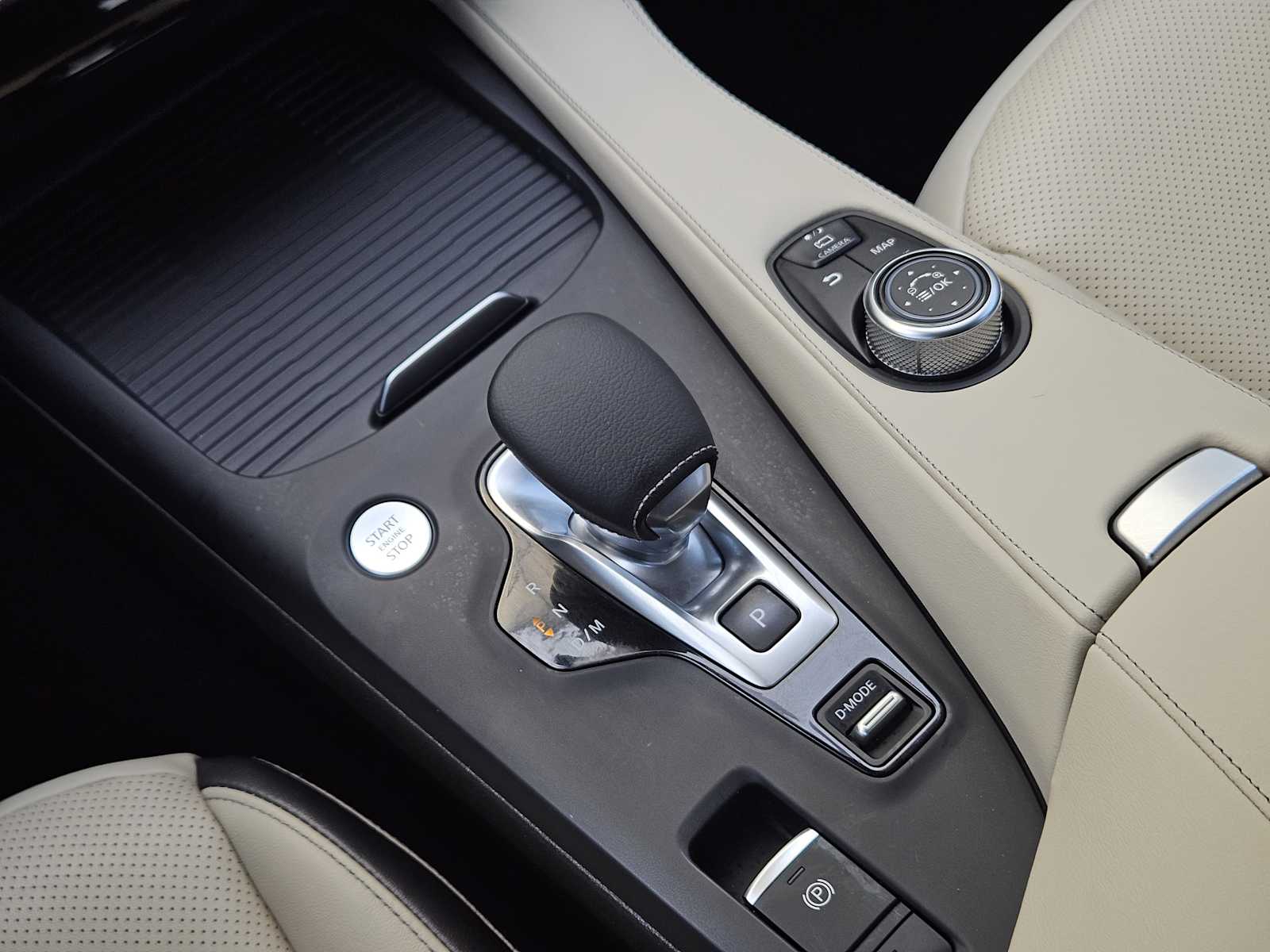 2022 Infiniti QX50 Essential photo 16