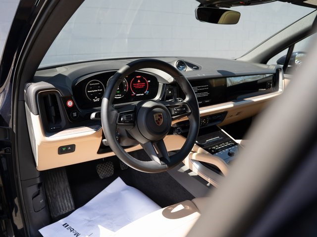 2024 Porsche Cayenne E-Hybrid photo 4