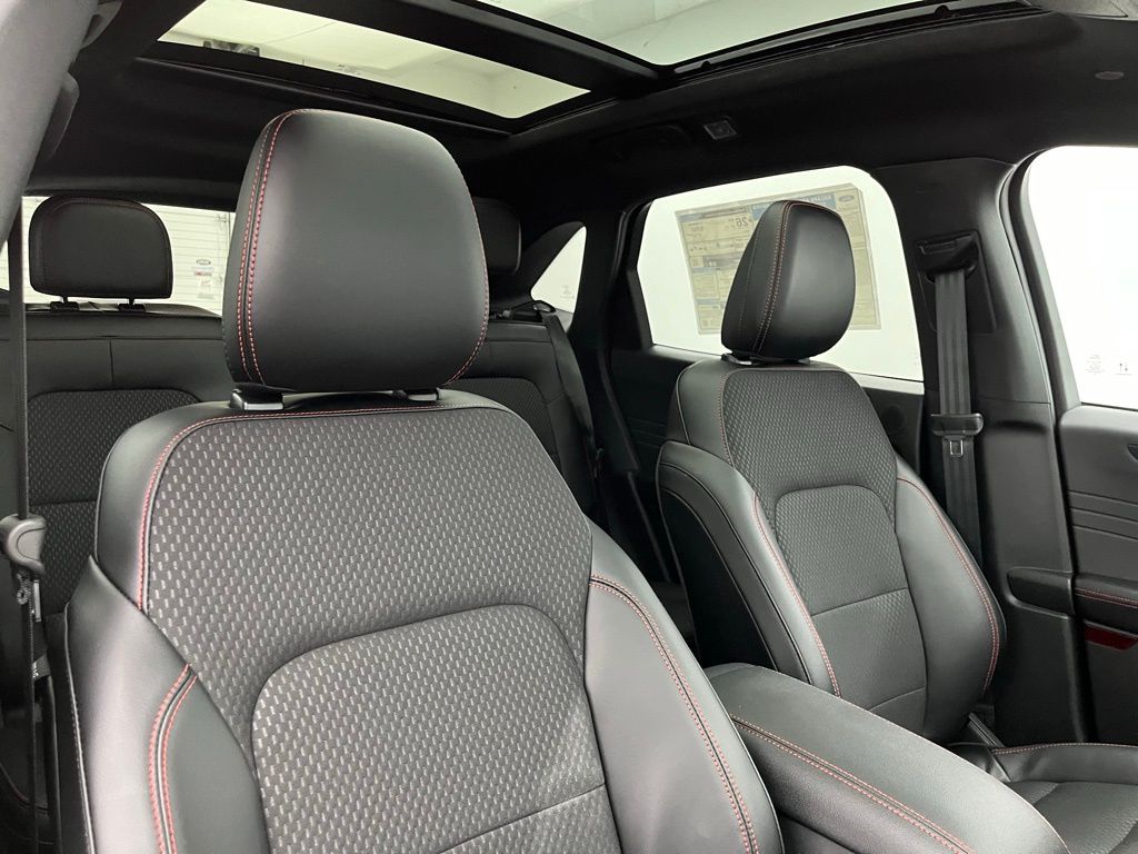 2024 Ford Escape ST-Line Select photo 27