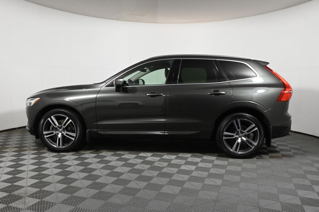 Used 2018 Volvo XC60 Momentum with VIN LYV102RK2JB113893 for sale in Warwick, RI