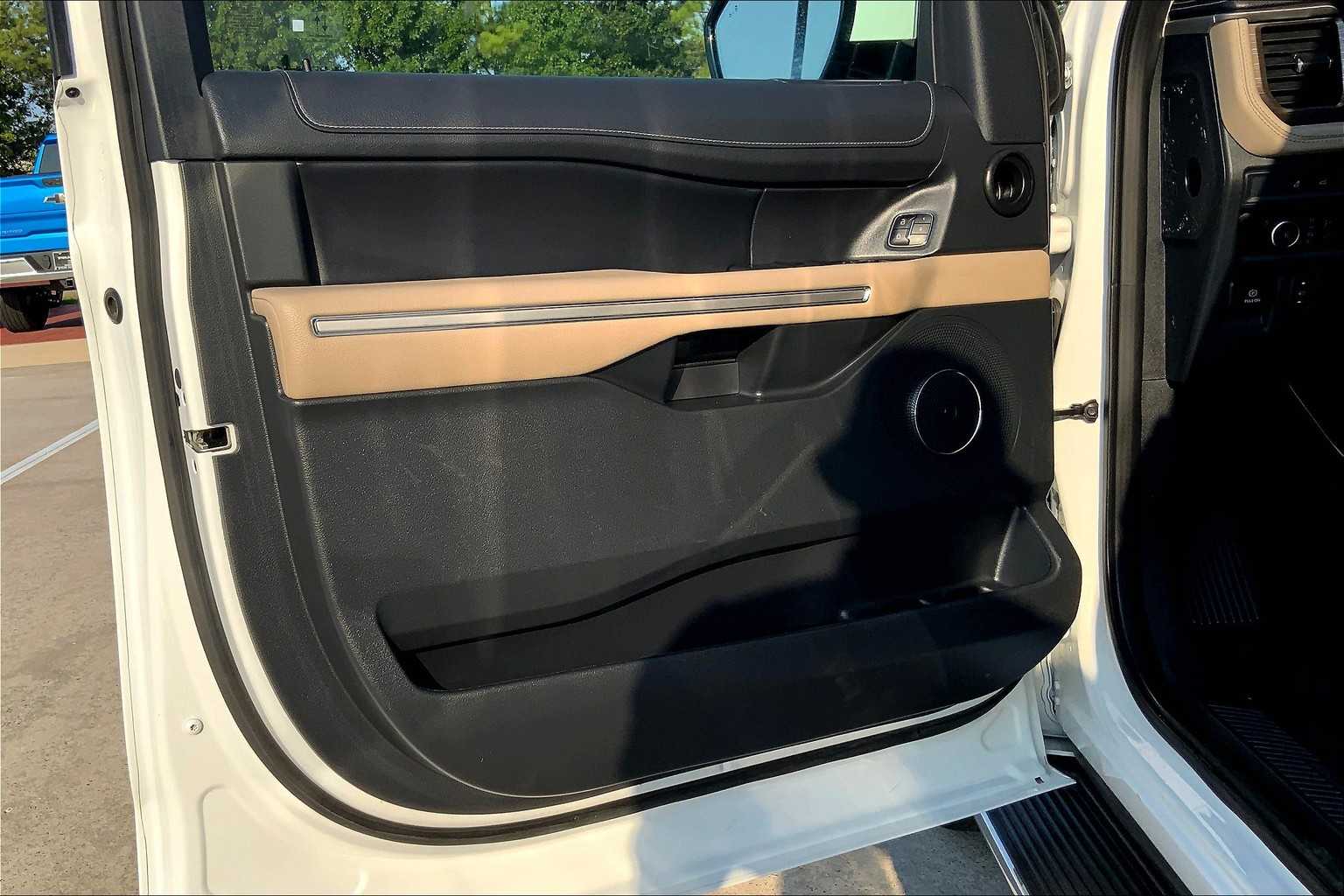 2023 Ford Expedition MAX Limited photo 20