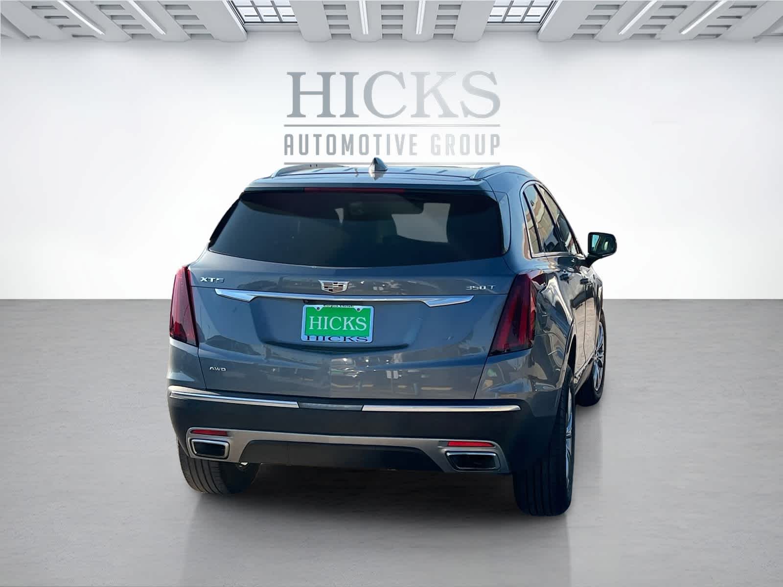 2022 Cadillac XT5 Premium Luxury photo 2