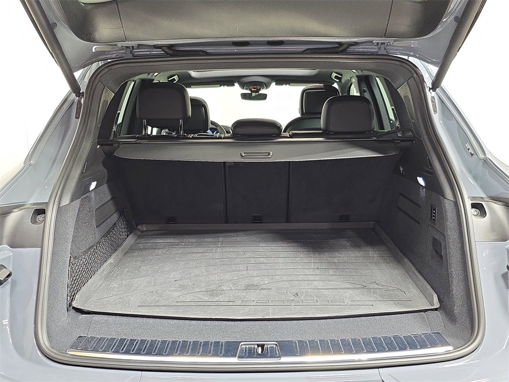 2024 Porsche Cayenne E-Hybrid S photo 23