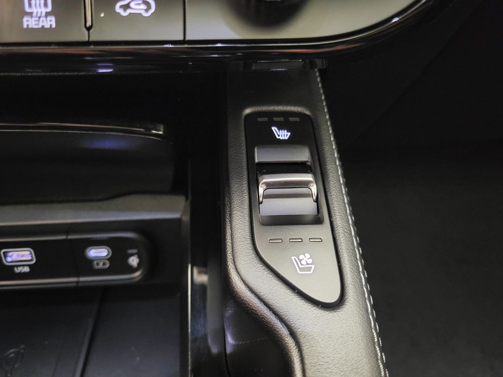 2025 Kia Telluride EX X-Line photo 13